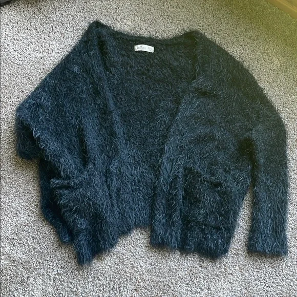 Hollister Black Cardigan Sweater s/xs nwot Cozy Fuzzy Design - Picture 1 of 6